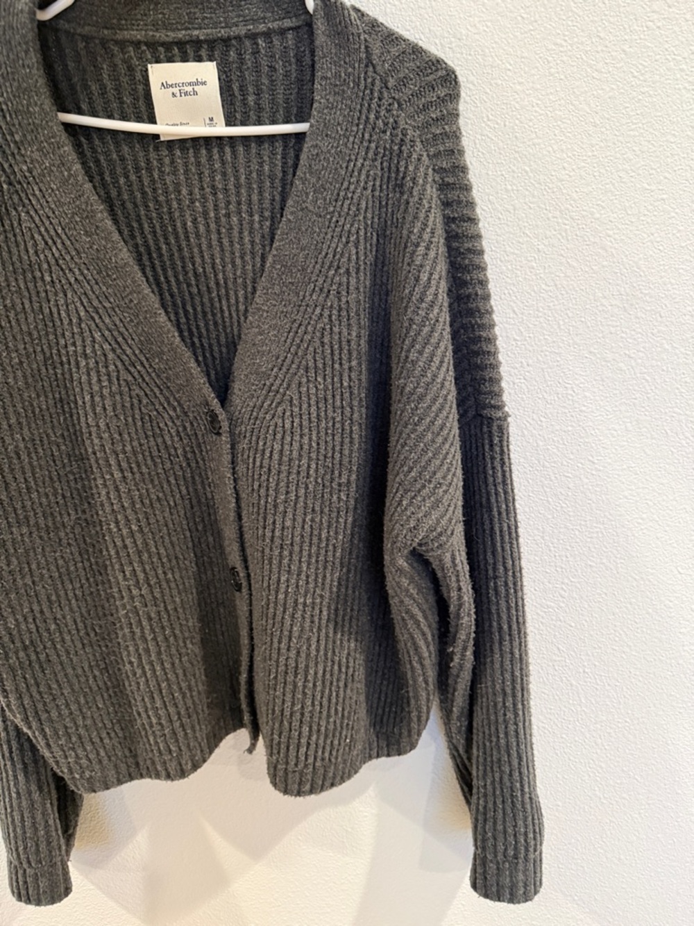 A&F Gray Ribbed Short Chunky Cardigan - Picture 3 of 10